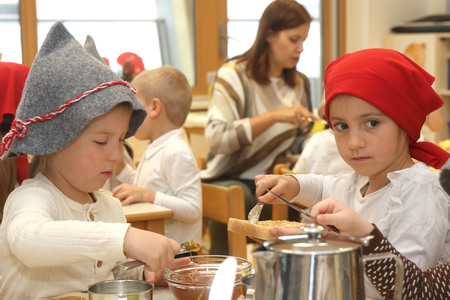 Tradicionalni slovenski zajtrk  vrtec Cerknica 21 Foto Ljubo Vukelič